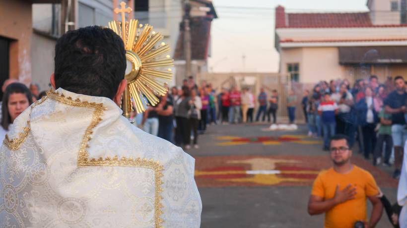 Corpus Christi será celebrado com missas e procissões nas 11 paróquias de Pouso Alegre
